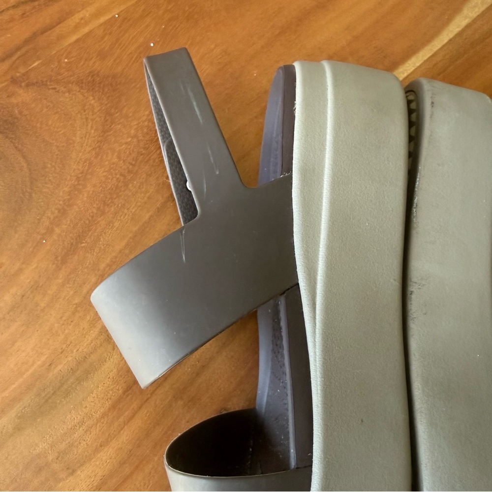 CROCS Women's Brooklyn Low Wedge Sandals - Picture 10 of 14